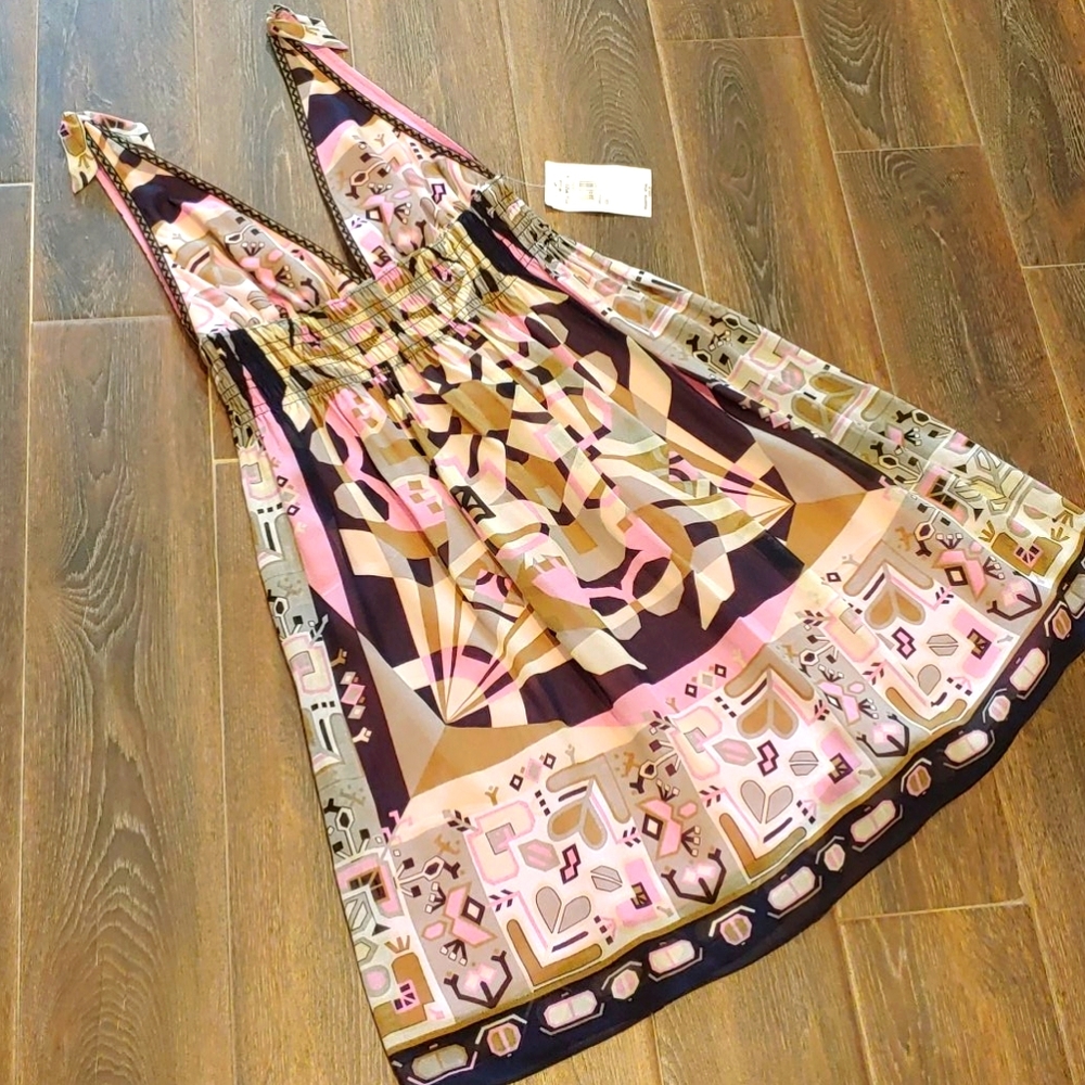 Beautiful 100% Silk , Nicole Miller Studio Dress